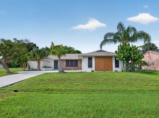 1425 SE Minorca Ave, Port Saint Lucie, FL 34952