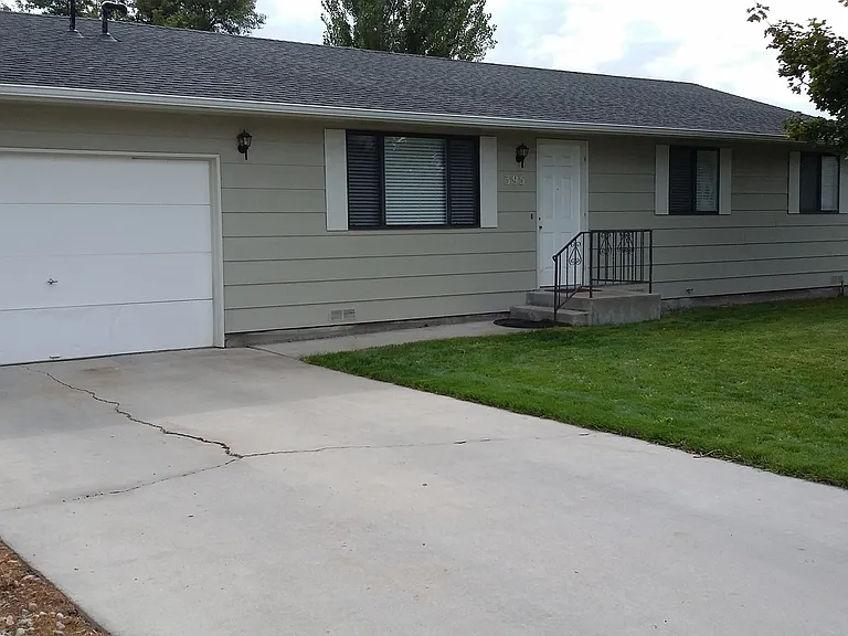 395 W Cranmer Dr — Photo 1