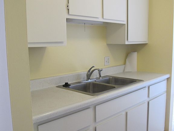 5th image of 229 Collingwood St APT 1
