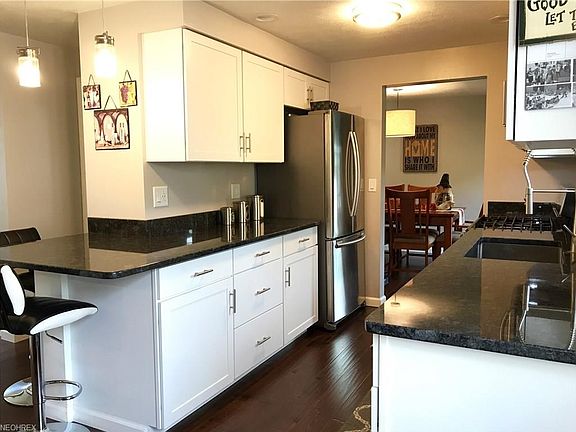 5th image of 3929 Aleesa Dr SE