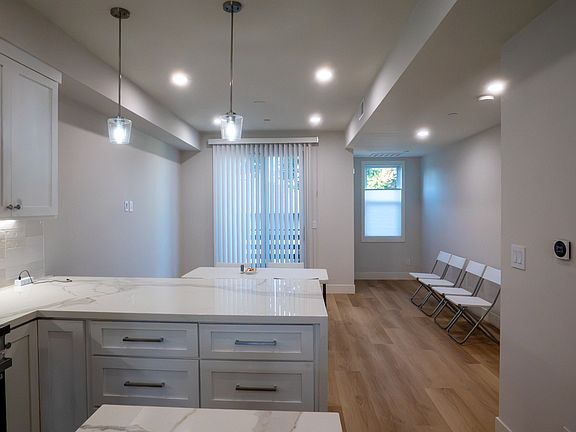 3rd image of 515 Union Ave