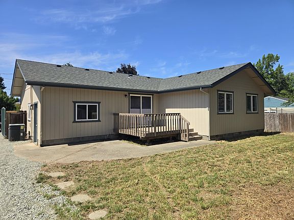 3rd image of 123 Laubach Ln