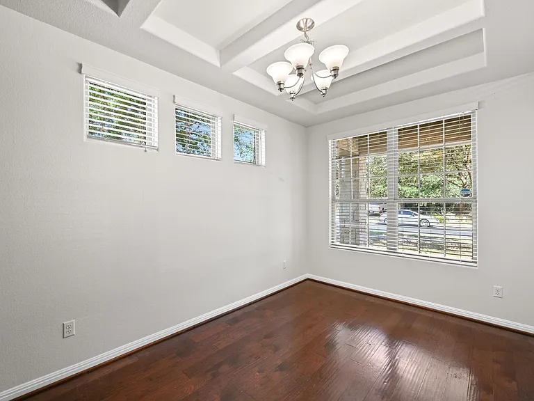 351 Wincliff Dr — Photo 4