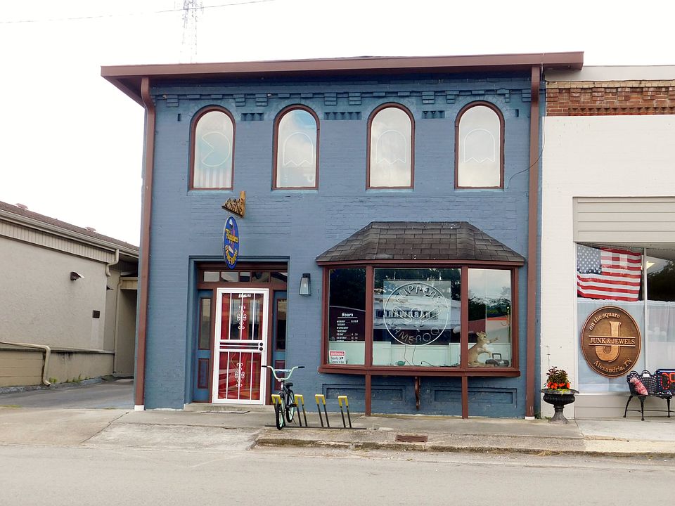 2nd image of 104 Spring St