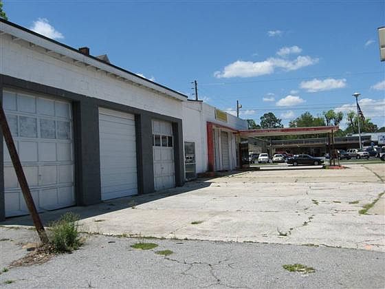 1st image of 810 N Ashley St