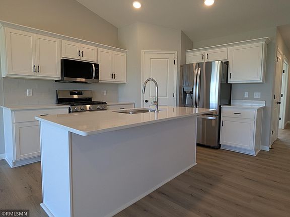 4th image of 2878 Ivy Ave NE