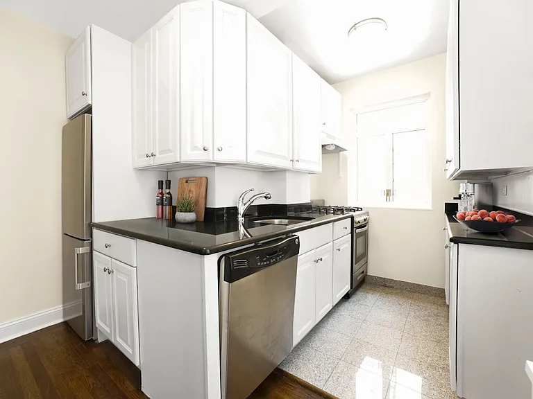 240 Central Park S #6O — Photo 4