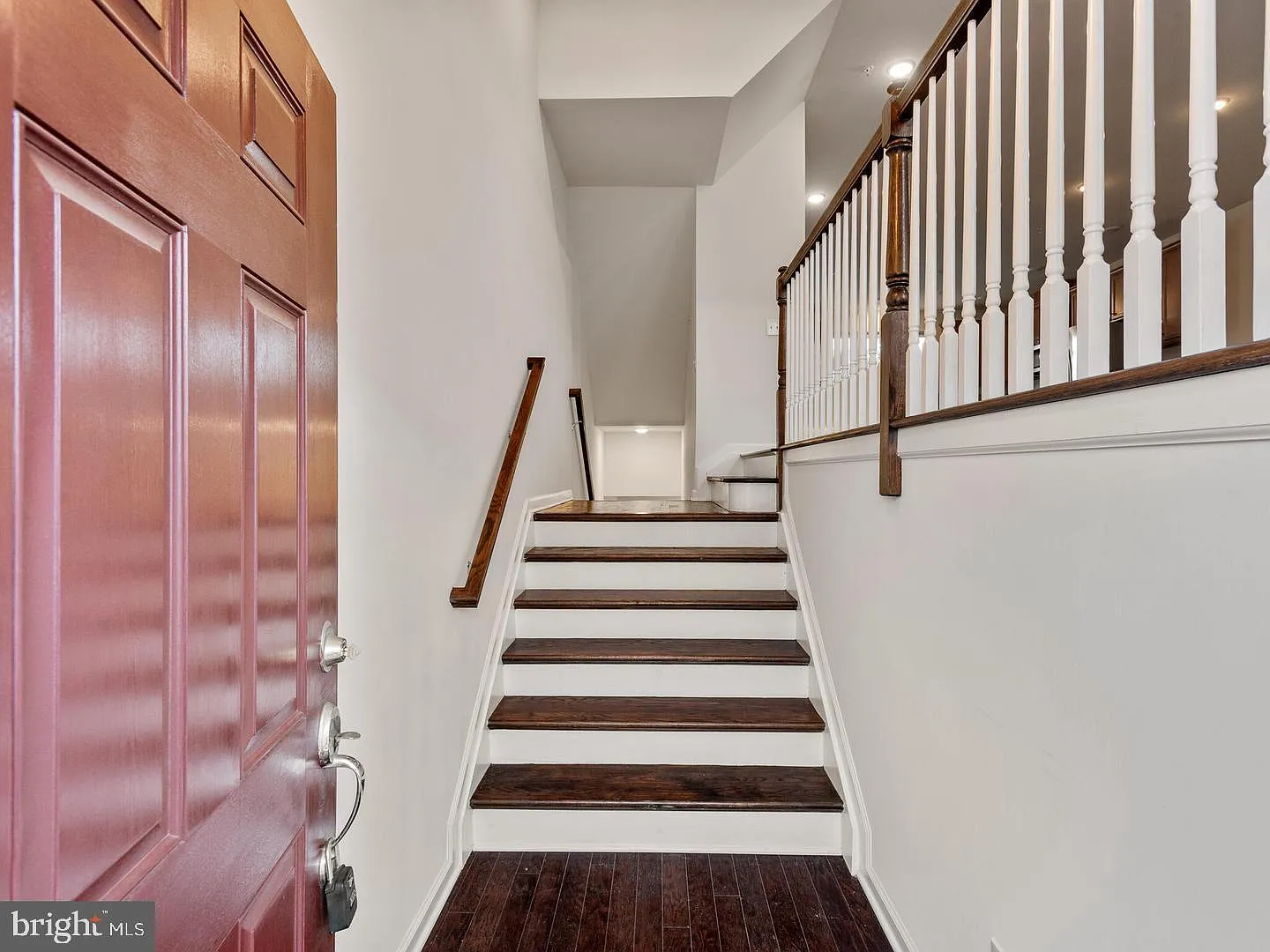 3 bed, 2.5 bath, 2270 sqft, $3,300 — Photo 4
