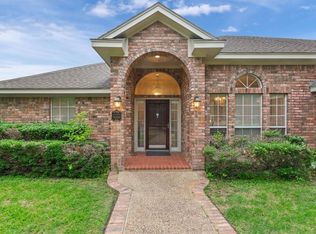 9200 Yellow Stone Rd, Woodway, TX 76712