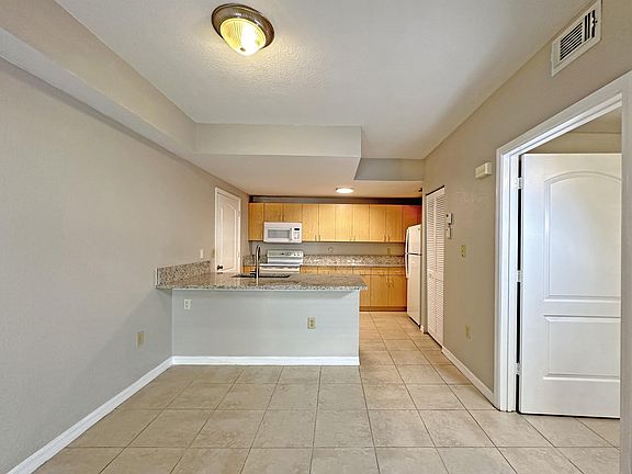 5th image of 124 SW Peacock Blvd APT 105
