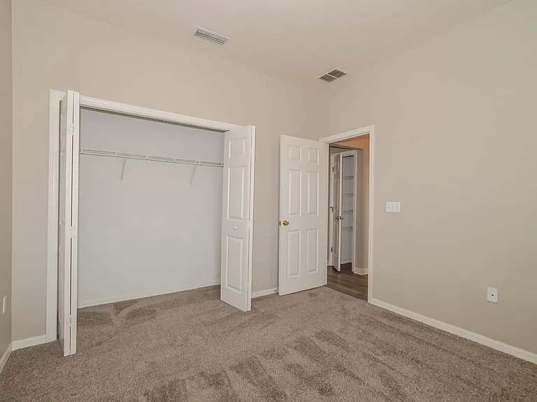 292 Cloverdale Rd — Photo 12