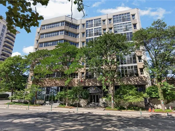66 Bay St S Unit Penthouse 10, Hamilton, ON L8P 4Z6
