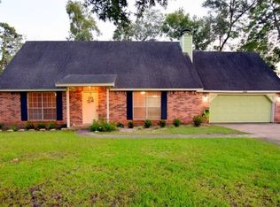 1915 Papoose Trl, Crosby, TX 77532