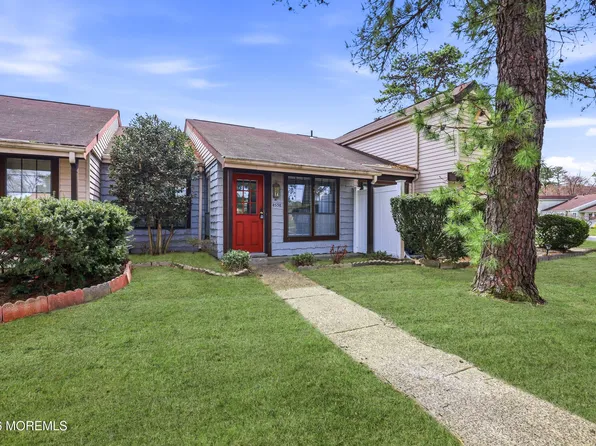 453E Chesterfield Court, Manchester, NJ 08759