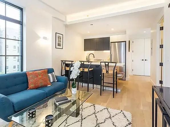 25 Bruckner Boulevard image 2 of 12