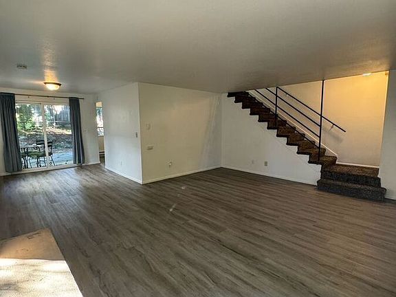 5th image of 14004 Greenwood Ave N
