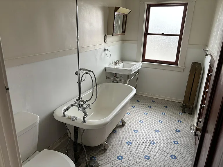 2055 W 41st St — Photo 15