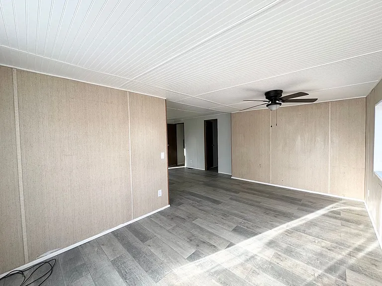 2271 Riverview Ct — Photo 22