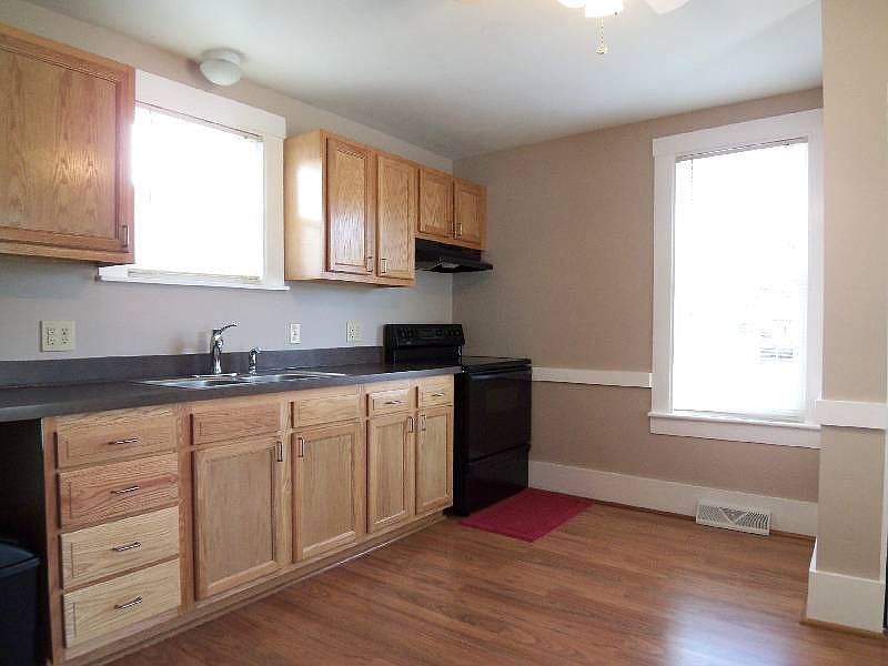 1st image of 7848 Senseney Ave