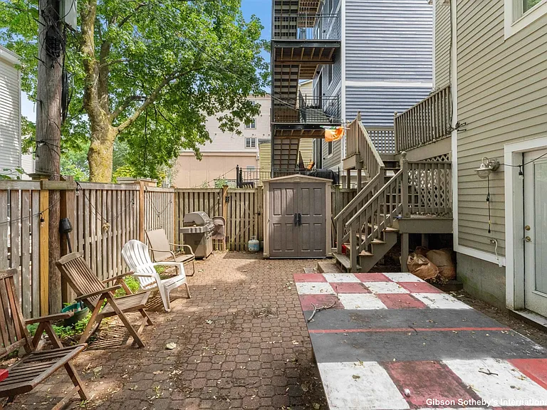 304 W 3rd St — Photo 24