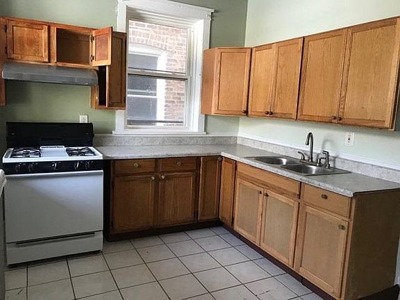3rd image of 4949 N Troy St #1
