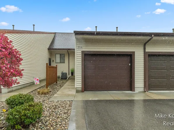 3516 Golfside Dr, Hudsonville, MI 49426