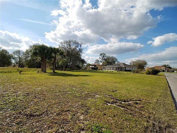 2nd image of Country Club Ln