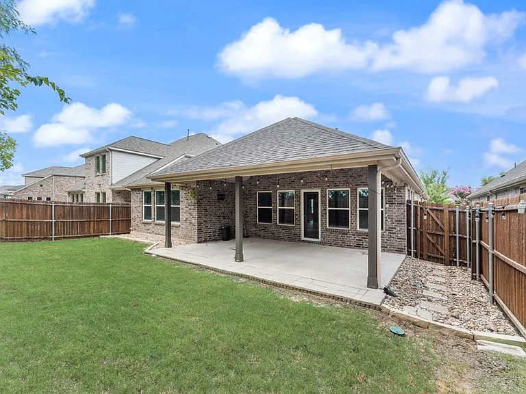 2819 Willow Ln — Photo 23