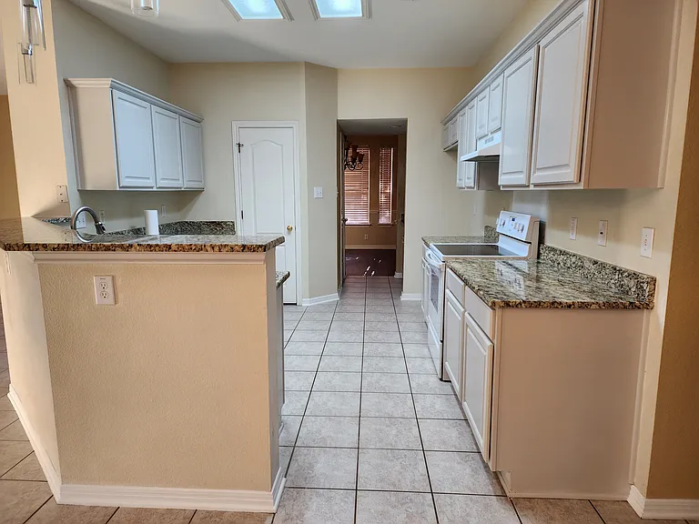 9211 Lily Rise — Photo 10