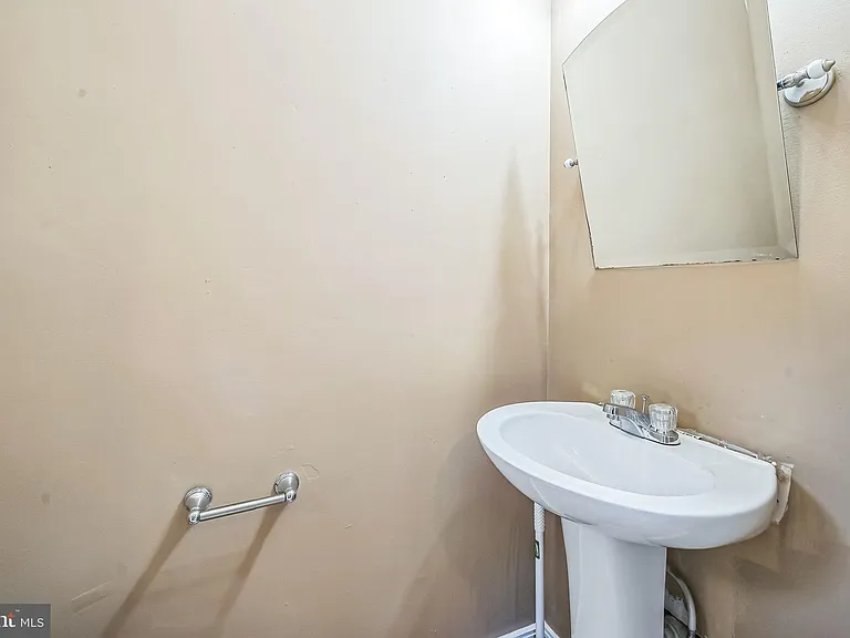 3817 Haverford Ave — Photo 12