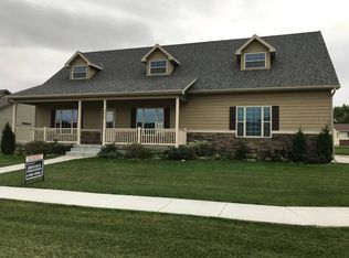 2010 Greenway Dr, Aurora, NE 68818