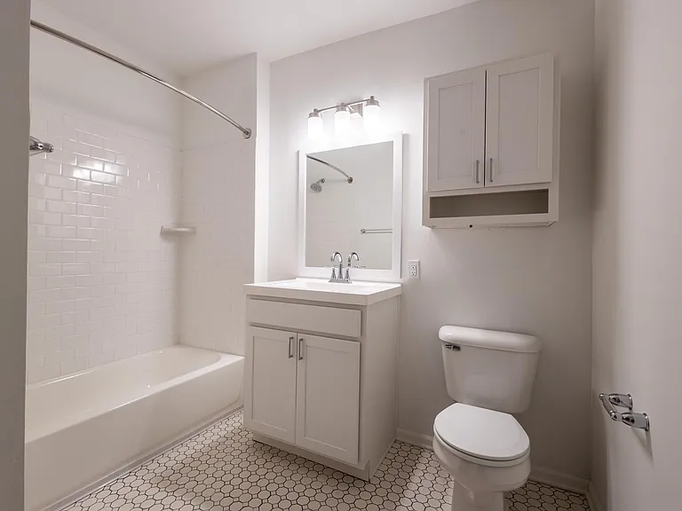Rink Savoy Apartments — Photo 12