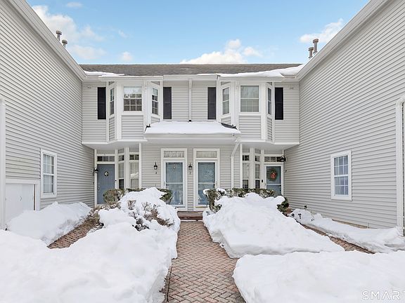 2nd image of 4 Rivendell Drive #4