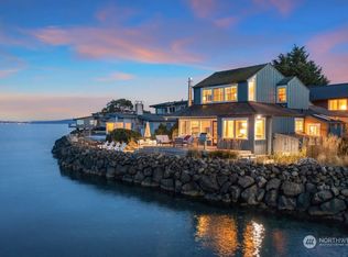 15702 Point Monroe Dr NE, Bainbridge Island, WA