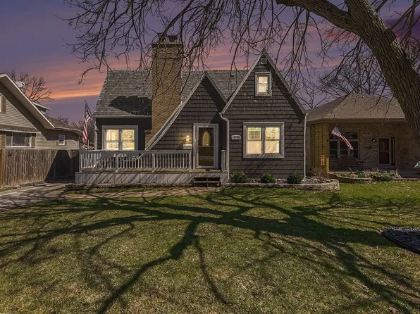 11231 S Worth Ave, Worth, IL 60482