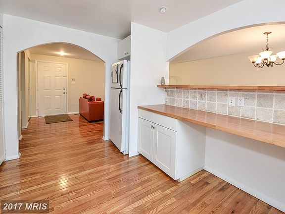 4th image of 7623 Anamosa Way