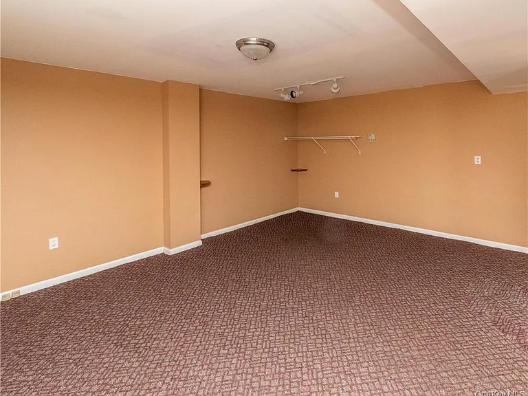 11 Peterson Rd — Photo 24