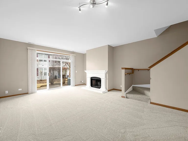 2843 Falling Waters Dr — Photo 2