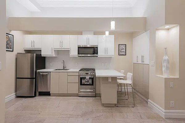 Sold by Samuel Realty Group LLC | media 2