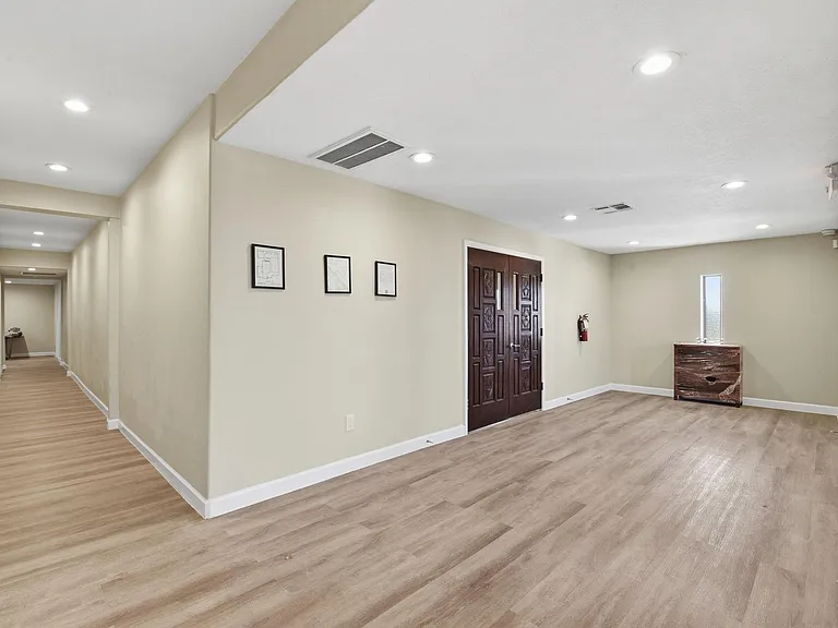 3911 Fulton St — Photo 11