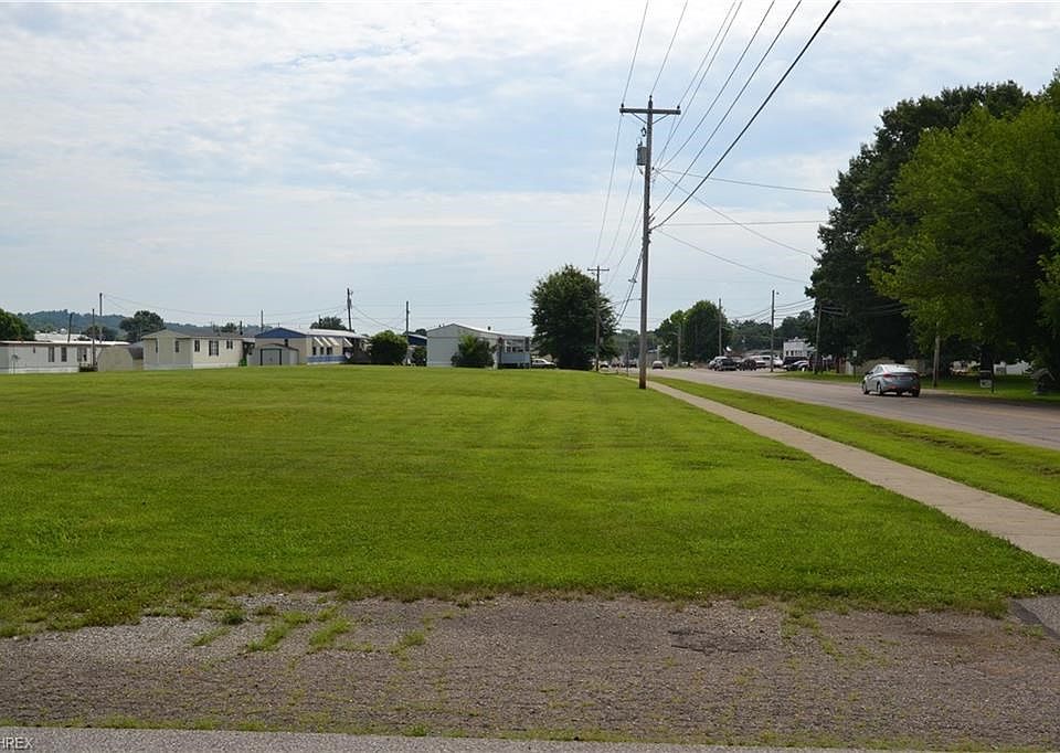 2714 Washington Blvd., Belpre, OH.  View of lot and street.  Property has 241 feet of frontage along Washington Blvd.