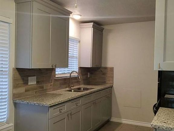 3rd image of 1518 East Ave APT 103