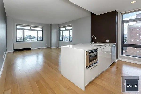 Sold by Bond New York | media 3