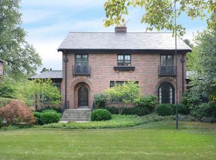 236 Oxford Rd, Kenilworth, IL 60043