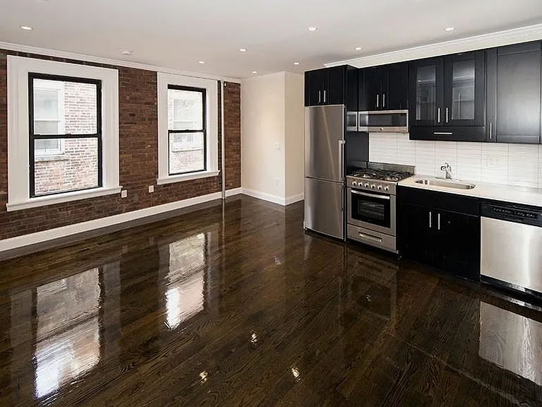 210 E 95th St #3C — Photo 1