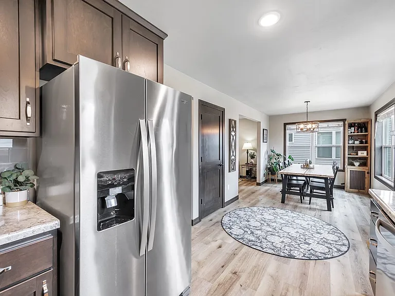 1231 S Greenwood Ave — Photo 4
