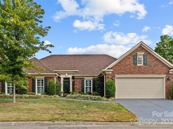 10428 Pullengreen Dr, Charlotte, NC 28277
