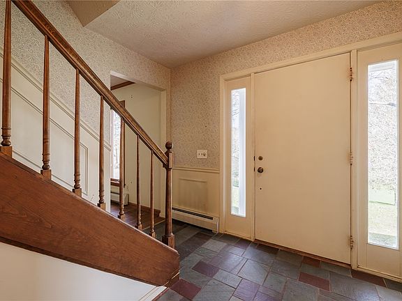 3rd image of 1341 Strong Rd