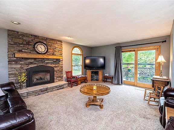 2nd image of 205 Lakeland Dr