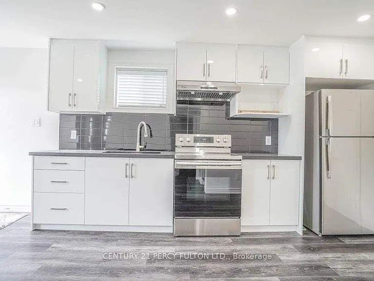 1040 Foxtail Cres #BASEMENT — Photo 8
